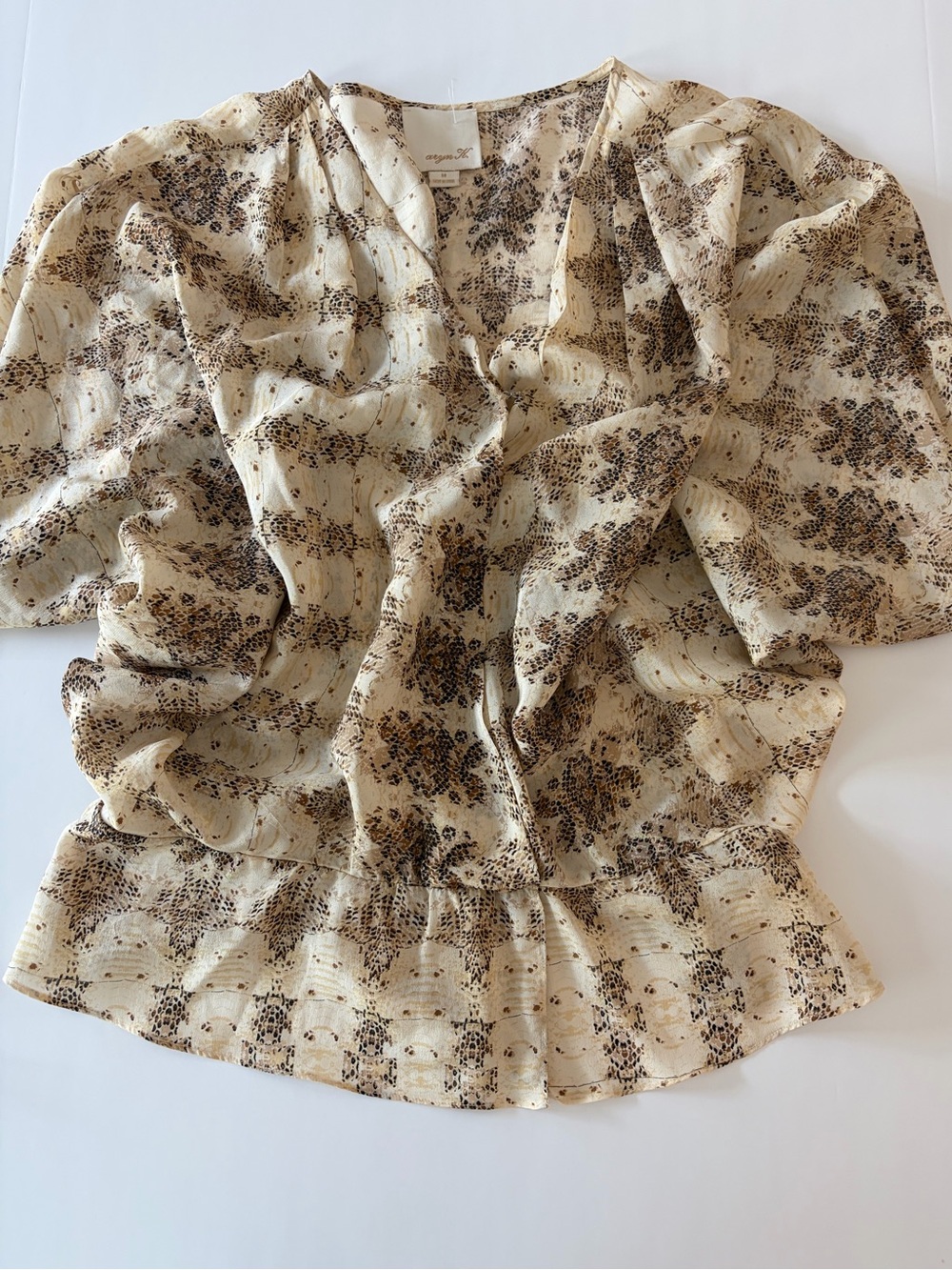Aryn K Womenβs Dolan Sleeve Snake Print Silk Blouse Size Medium